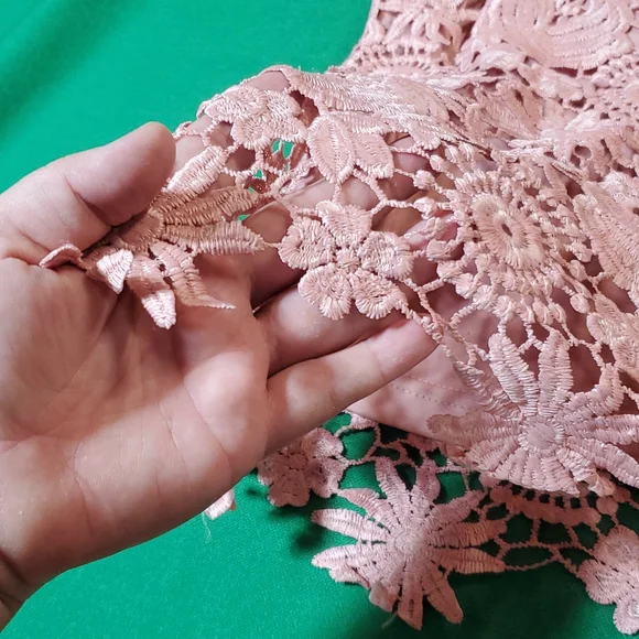 Iris size medium pink embroidered tank top - Picture 4 of 12